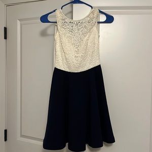 Classic navy and white size 0 mini dress